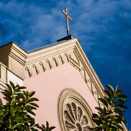 Le Saint Paul فندق