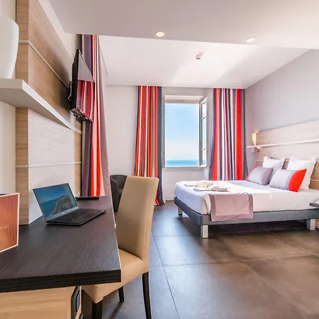 Hotel Le Saint Paul 3*