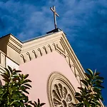 Le Saint Paul Hotel