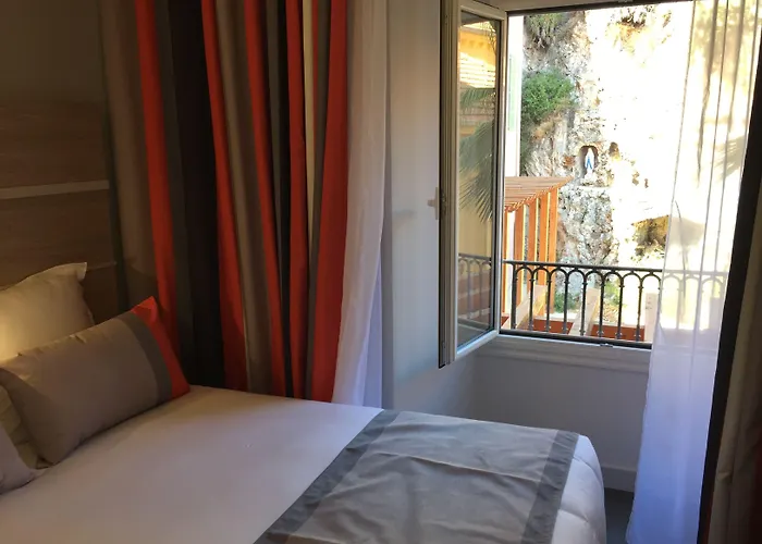 فندق Le Saint Paul 3*