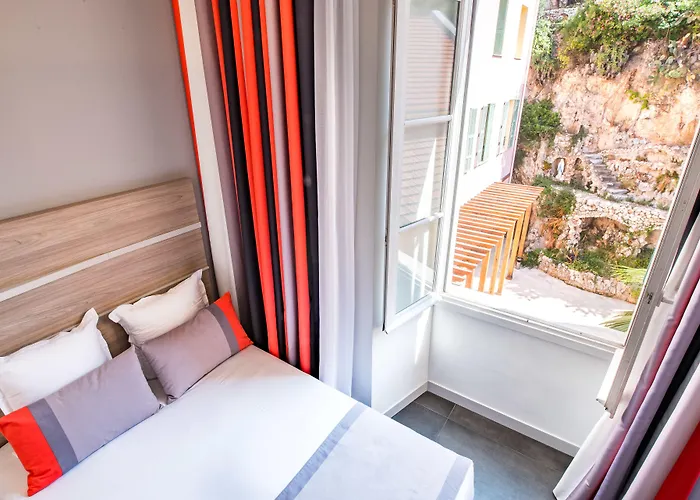 Le Saint Paul ホテル 3*