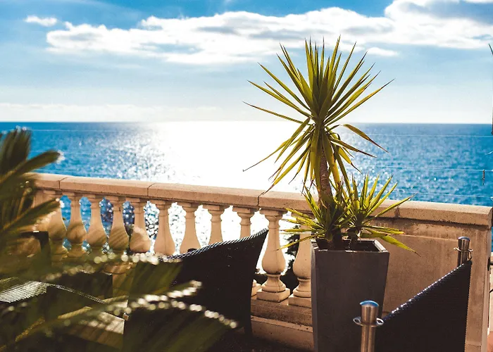 Le Saint Paul ホテル 3*