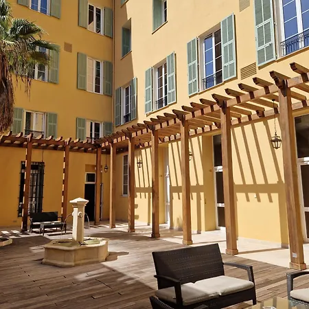 Le Saint Paul Hotel 3*