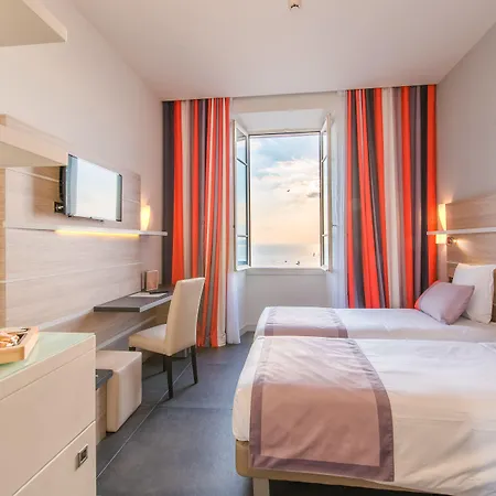 Le Saint Paul Hotel 3*