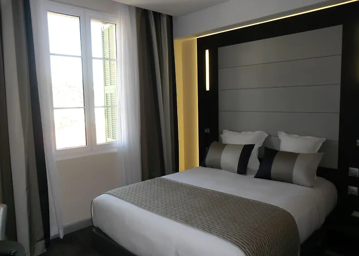 Le Saint Paul 3* Nice