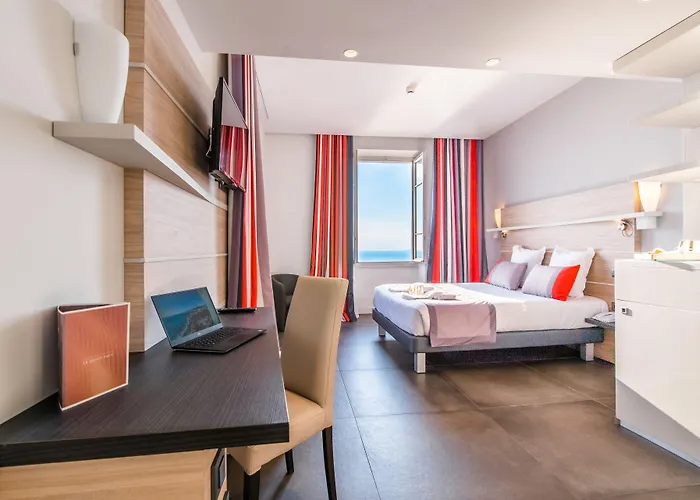 Hotel Le Saint Paul 3*