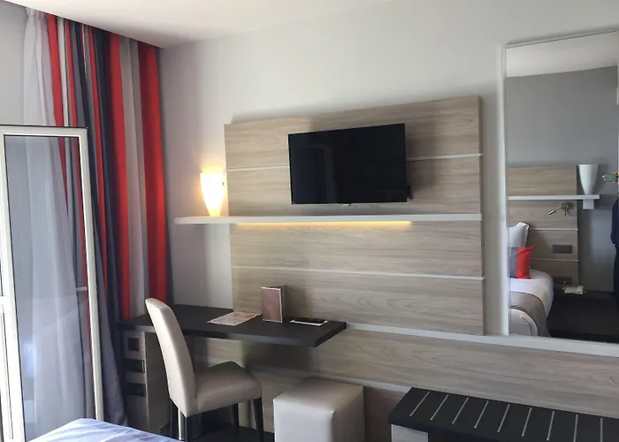 Le Saint Paul Hotel 3*